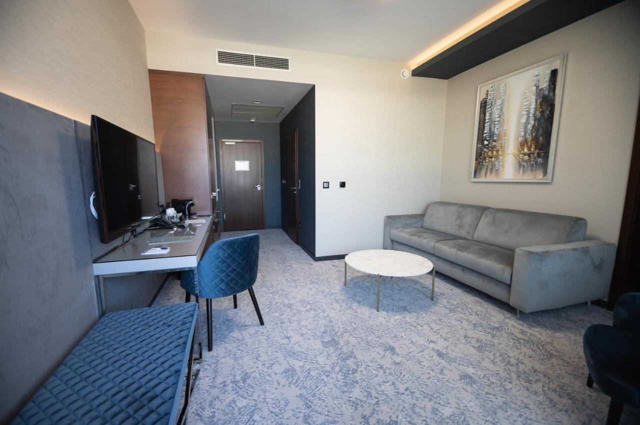 Hotel Tisia &