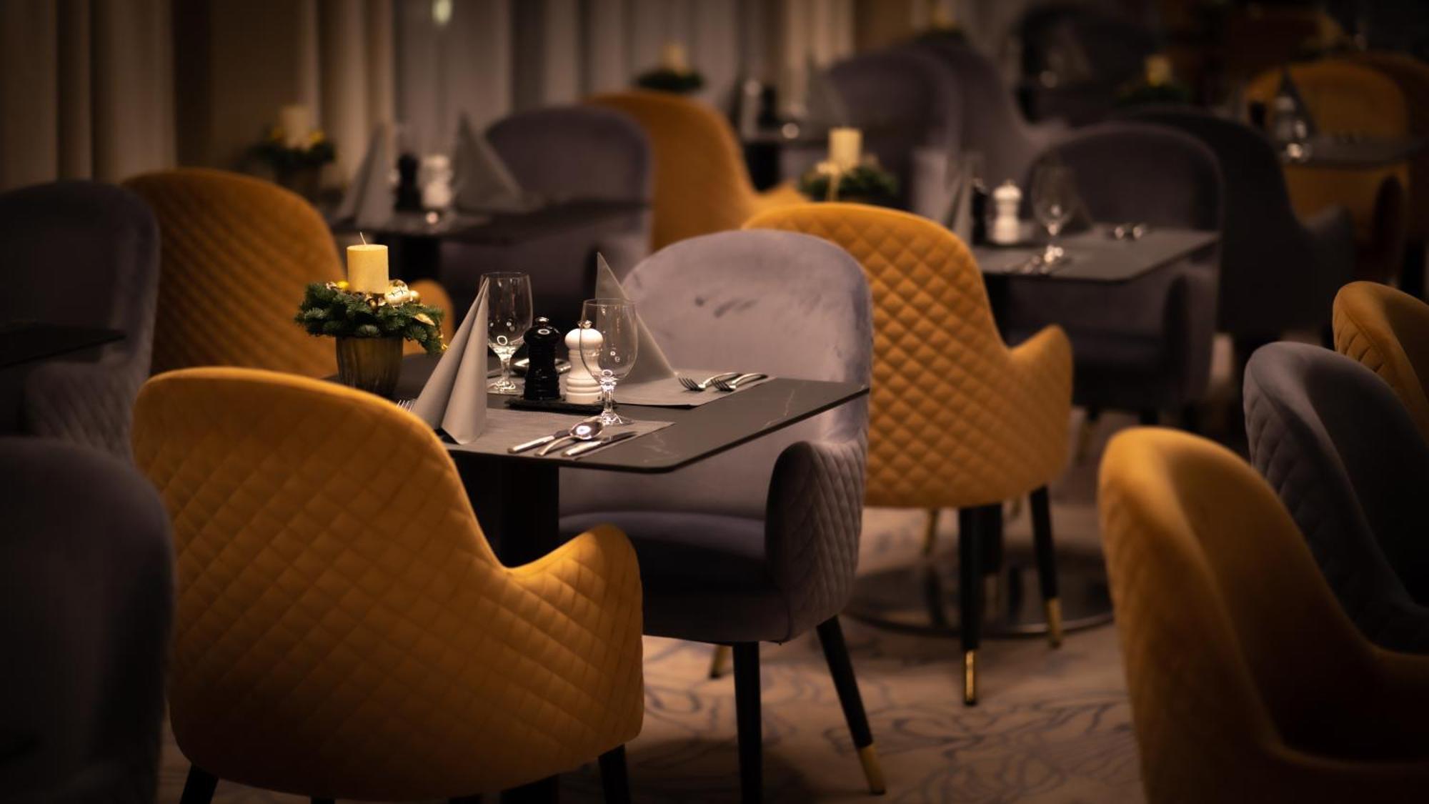 Hotel Tisia & 4*