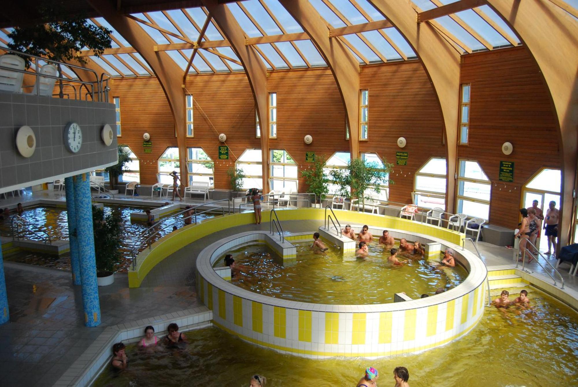 Tisia & Hotel 4*
